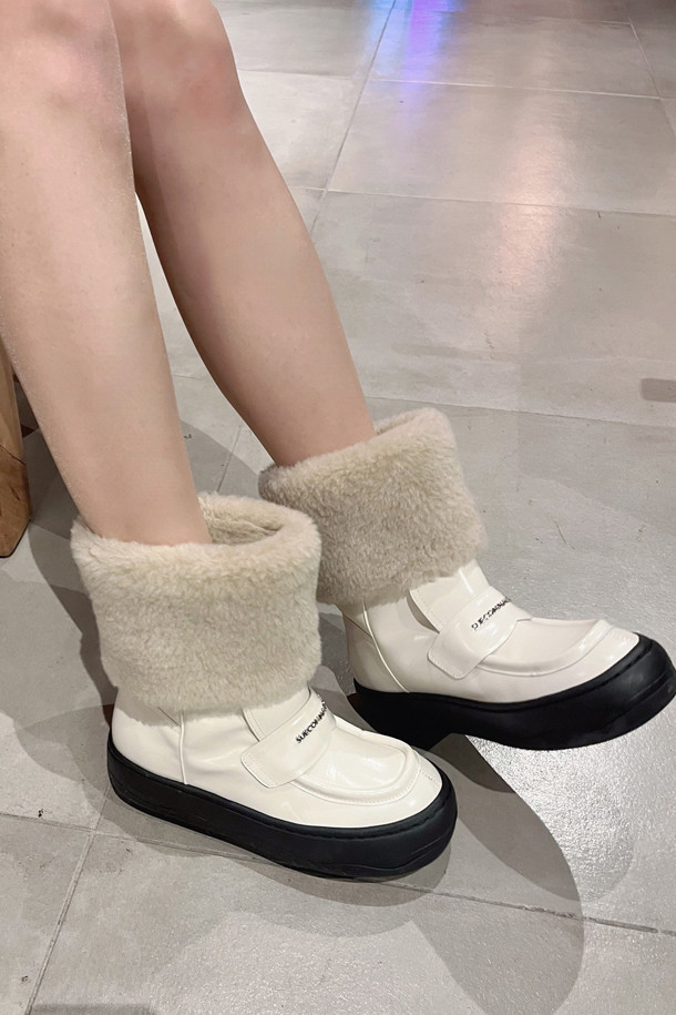 SUECOMMA BONNIE - 부츠/워커 - Fur boots sneakers(white)