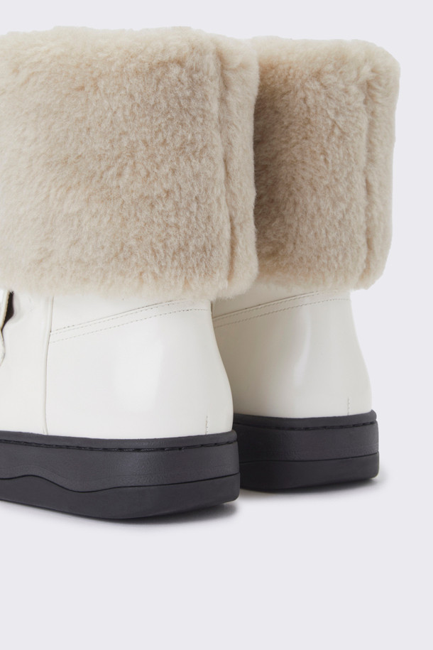 SUECOMMA BONNIE - 부츠/워커 - Fur boots sneakers(white)