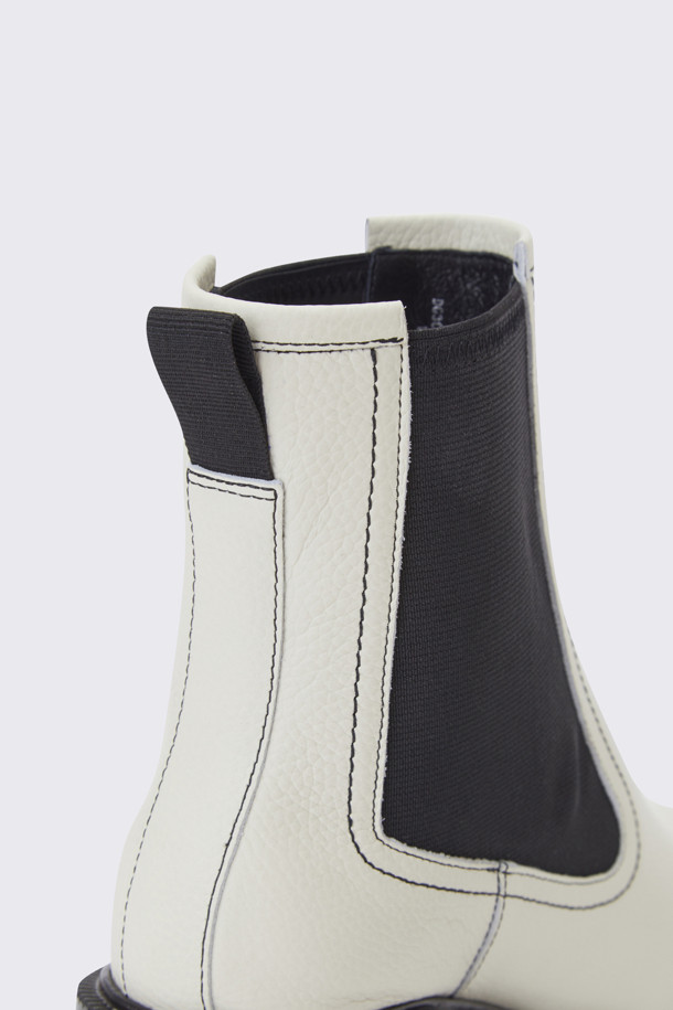 SUECOMMA BONNIE - 부츠/워커 - Square toe chelsea boots(ivory)