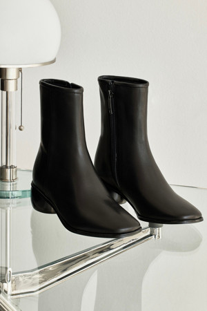 New lommel ankle boots(black)