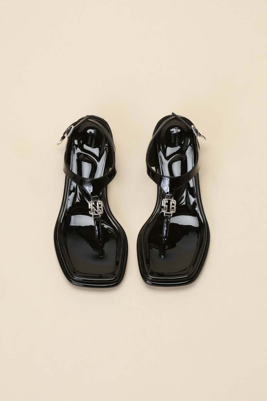 ★SUECOMMA BONNIE★ Pompom heel sandalblack DG2AM25010BLK SUECOMMA BONNIE] Pompom heel sandal(black)