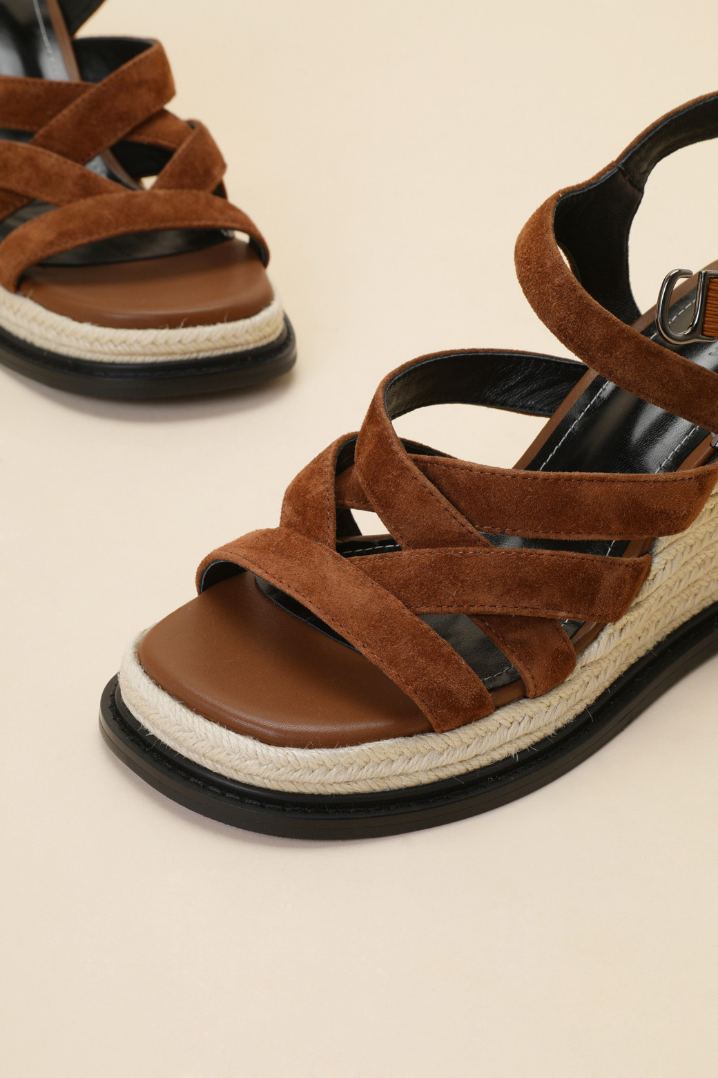 SUECOMMA BONNIE - 샌들 - Strap wedge heel sandal(brown)