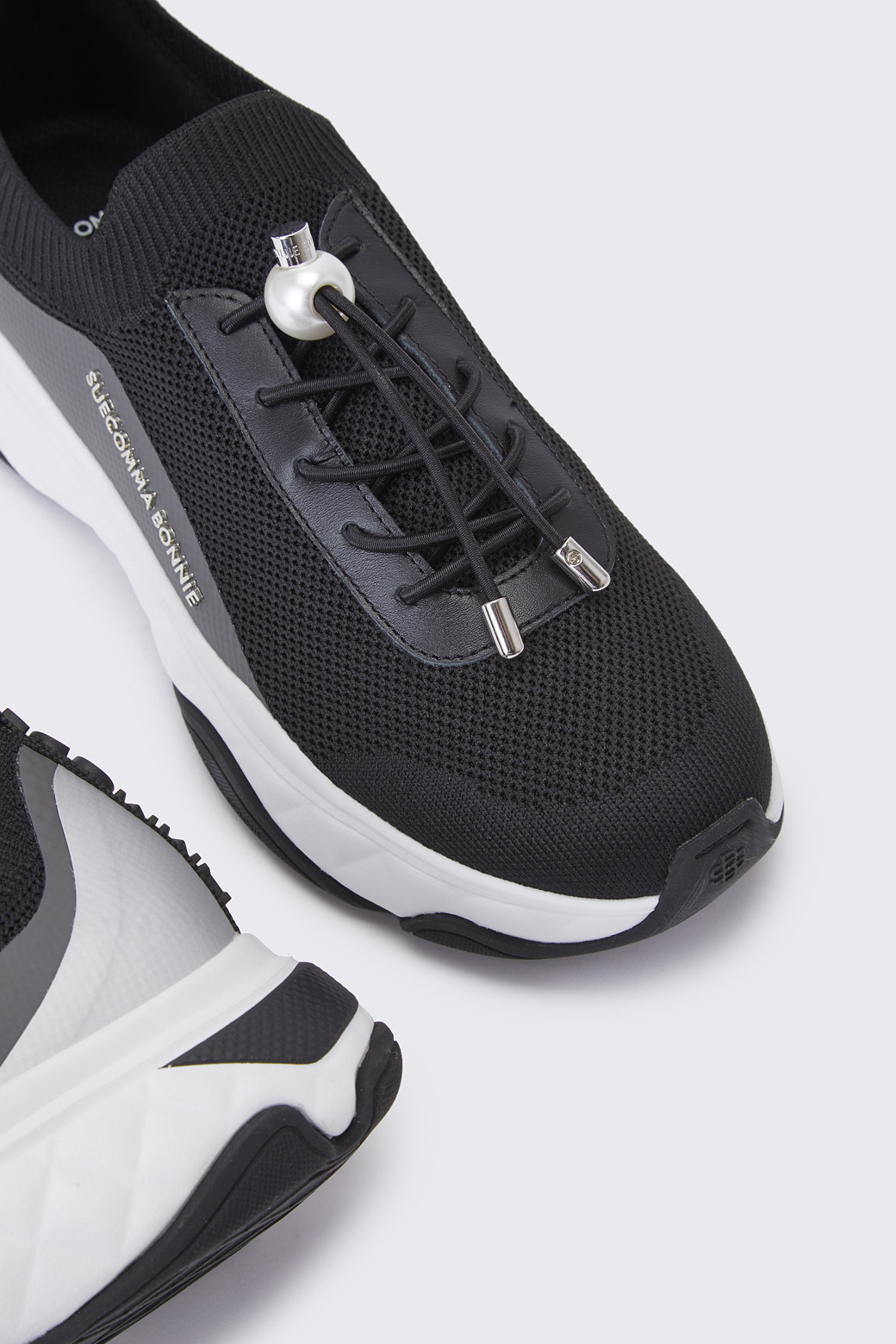 SUECOMMA BONNIE] Pearl stopper knit sneakers(black)