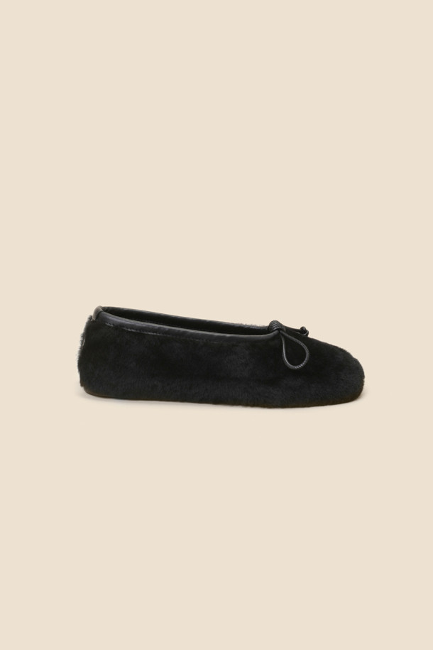 SUECOMMA BONNIE - 플랫 - Ribbon fur flat shoes(black)