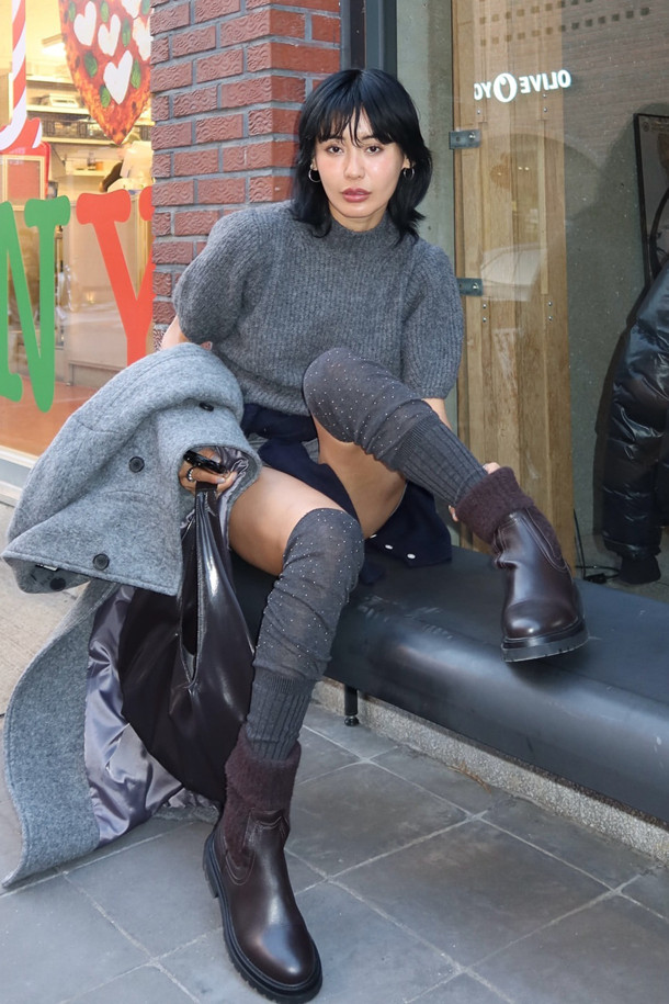 SUECOMMA BONNIE - 부츠/워커 - Fuzzy chelsea boots(brown)