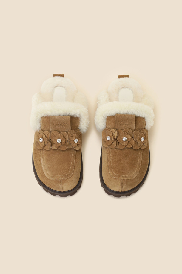 SUECOMMA BONNIE - 샌들 - [김나영 착용]Fur flower mule(beige)