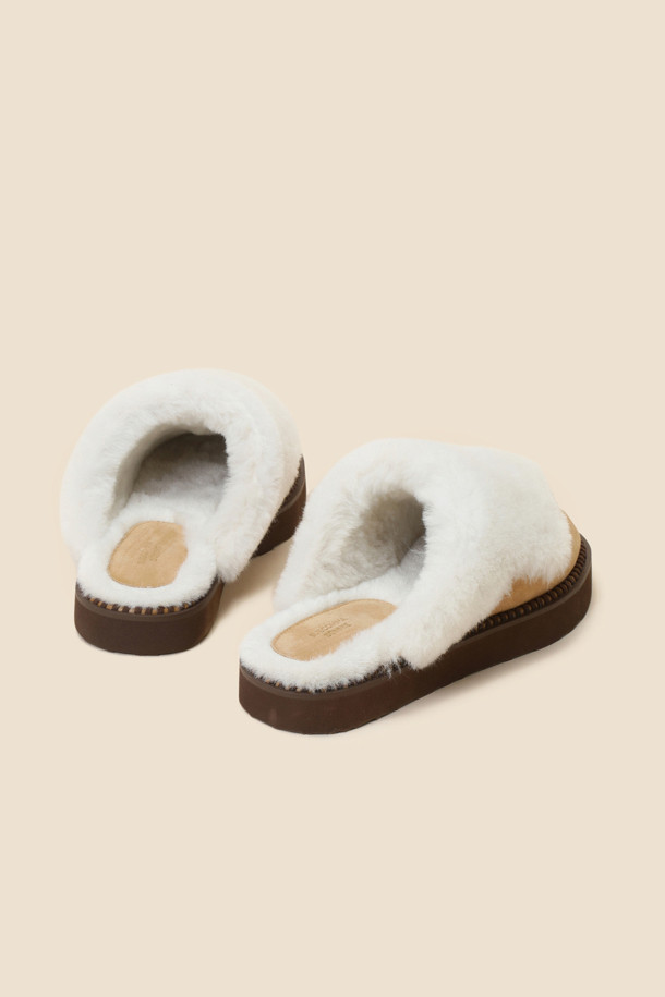 SUECOMMA BONNIE - 샌들 - Cozy fur mule(brown)