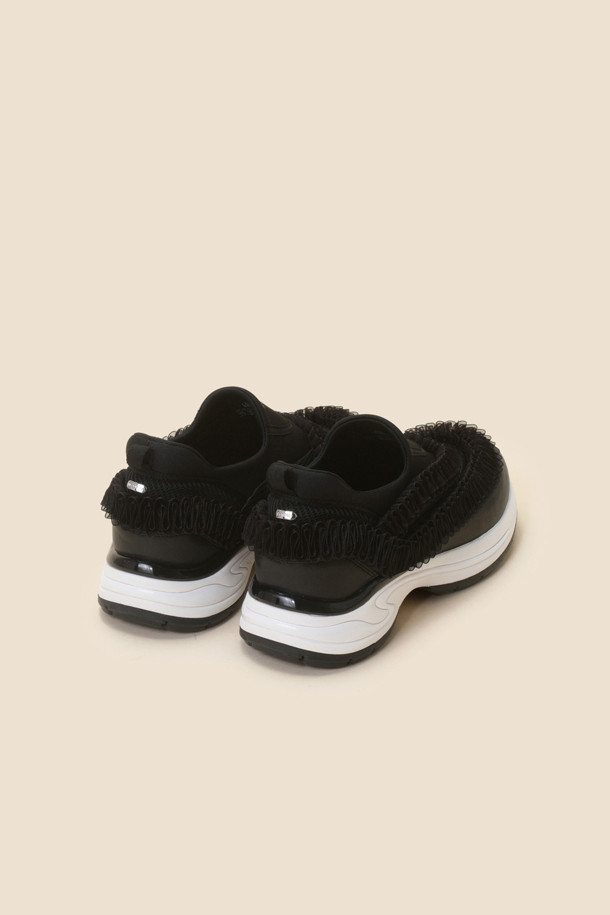 SUECOMMA BONNIE - 스니커즈 - Ruffle slip-on sneakers(black)