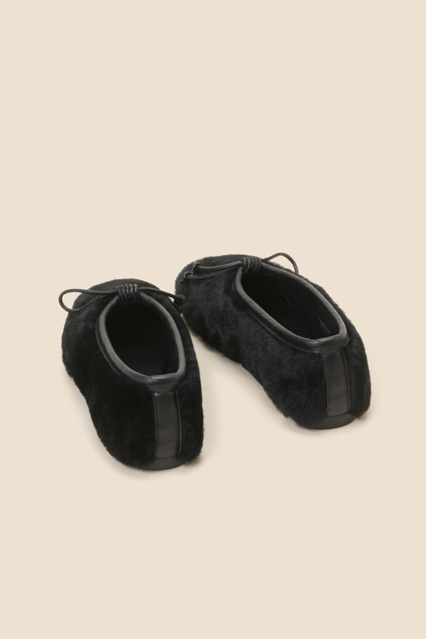 SUECOMMA BONNIE - 플랫 - Ribbon fur flat shoes(black)