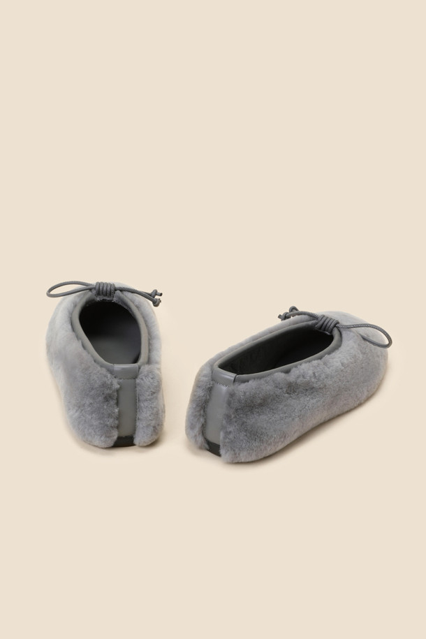 SUECOMMA BONNIE - 플랫 - Ribbon fur flat shoes(grey)