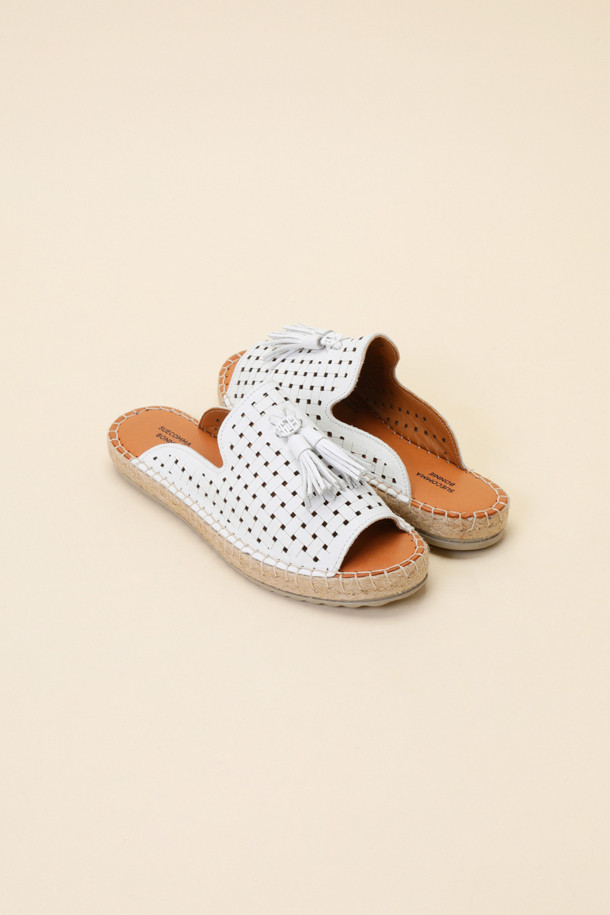 SUECOMMA BONNIE - 샌들 - Tassel point sandal(white)