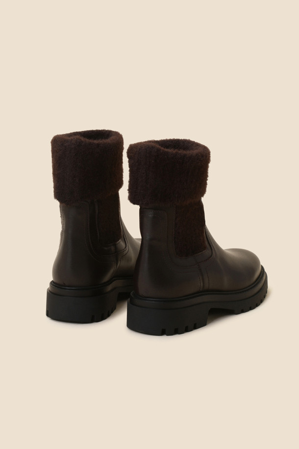 SUECOMMA BONNIE - 부츠/워커 - Fuzzy chelsea boots(brown)