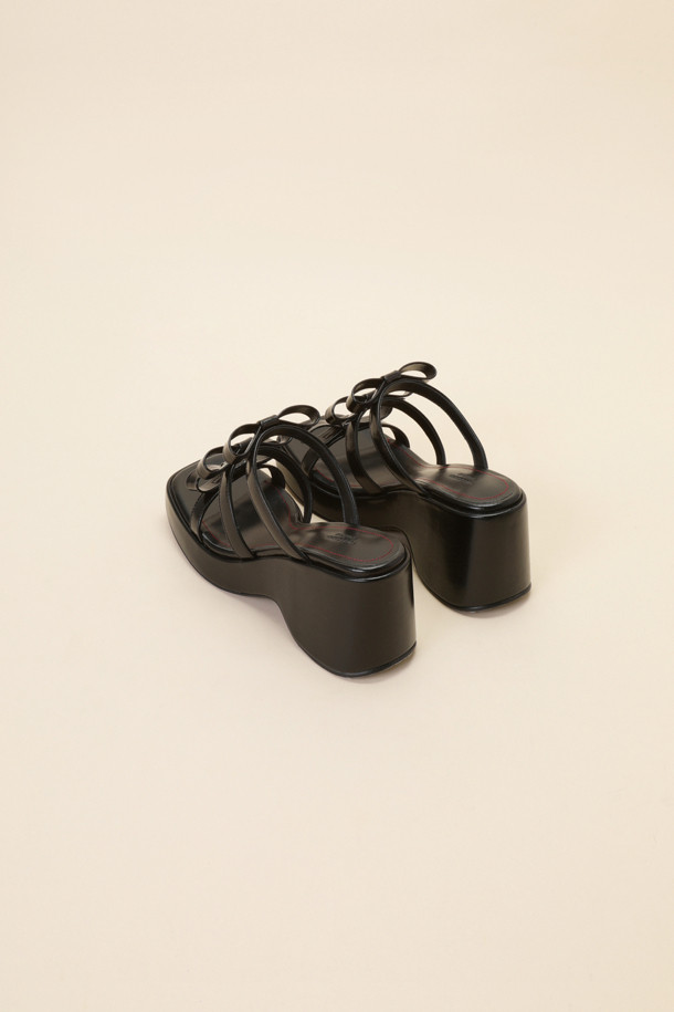 SUECOMMA BONNIE - 샌들 - Ribbon wedge sandal(black)