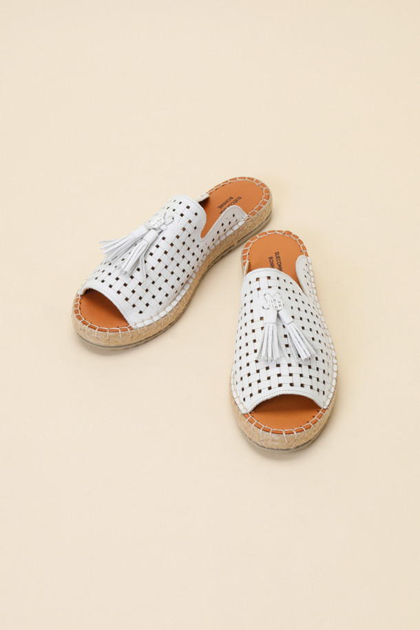 SUECOMMA BONNIE - 샌들 - Tassel point sandal(white)