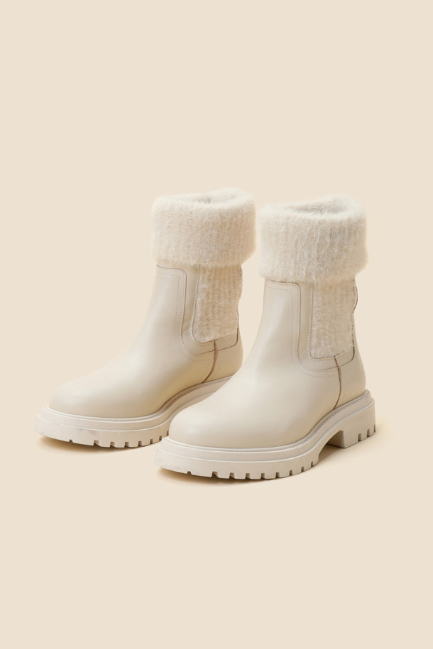 SUECOMMA BONNIE - 부츠/워커 - Fuzzy chelsea boots(ivory)