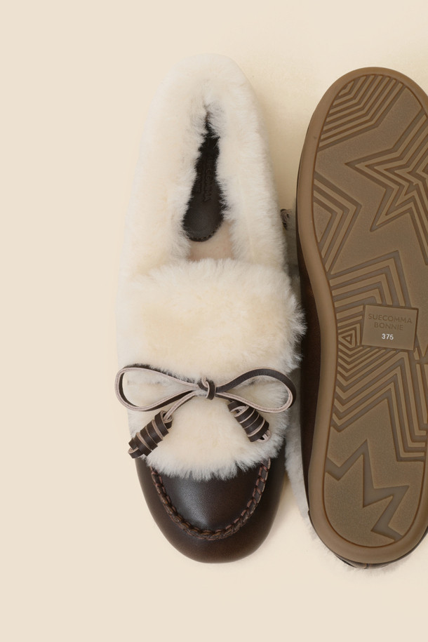 SUECOMMA BONNIE - 로퍼 - [김나영 착용]Fur ribbon loafer(brown)