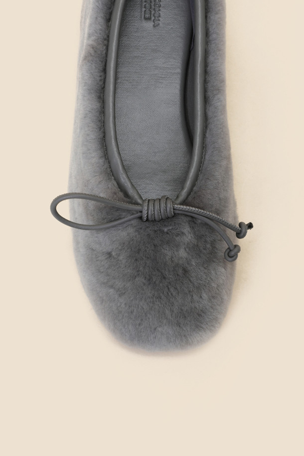 SUECOMMA BONNIE - 플랫 - Ribbon fur flat shoes(grey)