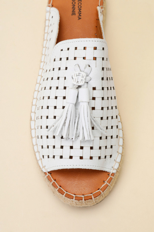 SUECOMMA BONNIE - 샌들 - Tassel point sandal(white)