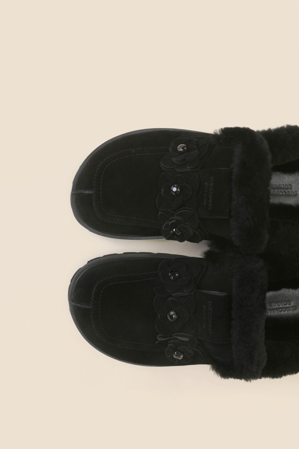 SUECOMMA BONNIE - 샌들 - Fur flower mule(black)