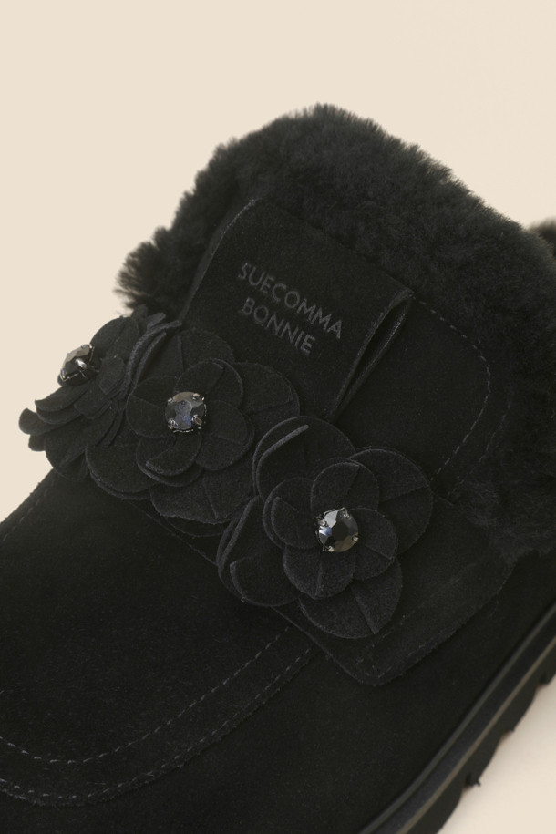 SUECOMMA BONNIE - 샌들 - Fur flower mule(black)