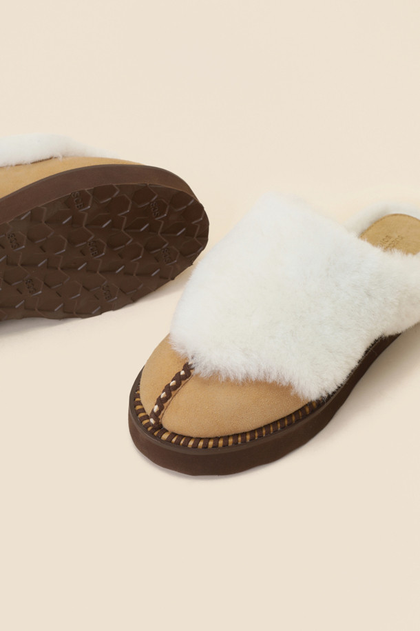 SUECOMMA BONNIE - 샌들 - Cozy fur mule(brown)