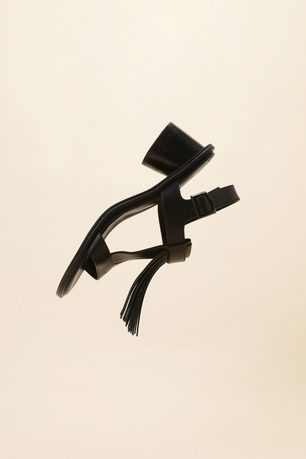 SUECOMMA BONNIE - 샌들 - Slim tassel sandal(black)