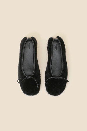 Ribbon fur flat shoes(black)