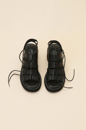 Sporty velcro sandal(black)