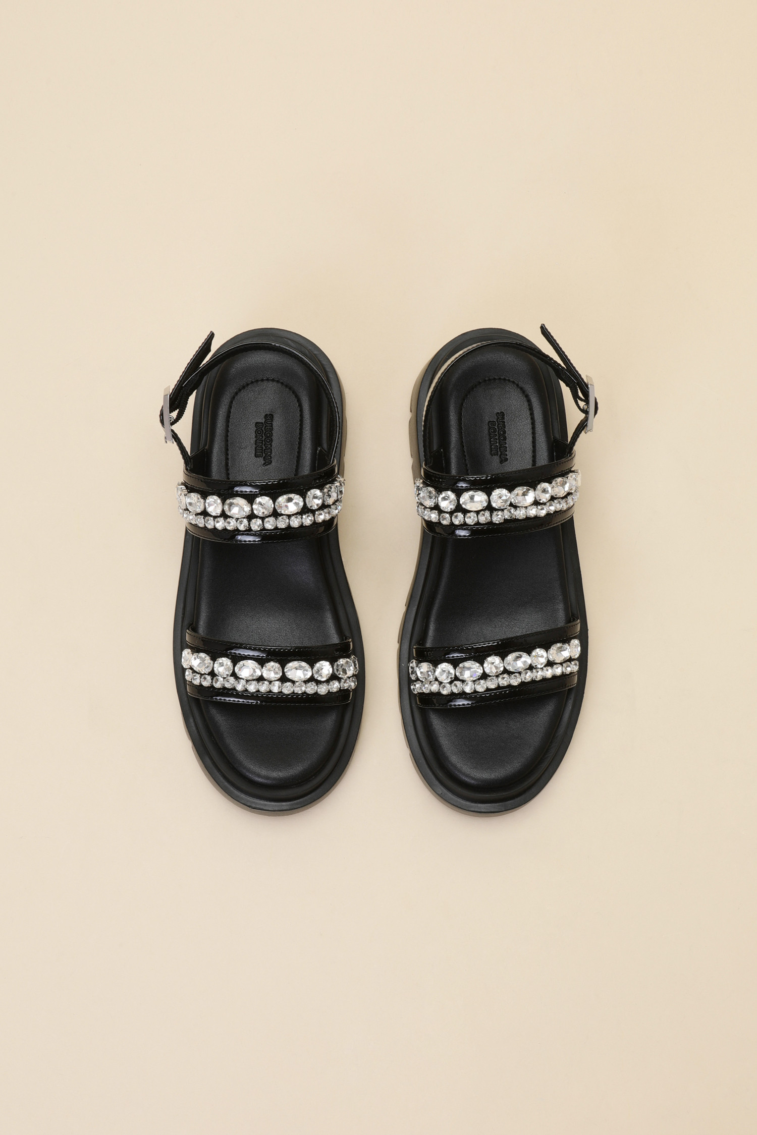 DG2AM24026BLK_LZ2.jpg