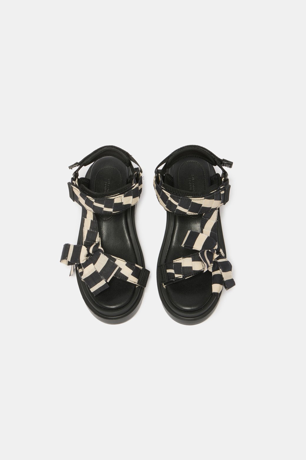 Stripe ribbon sandal(black)_SUECOMMA BONNIE - 코오롱몰
