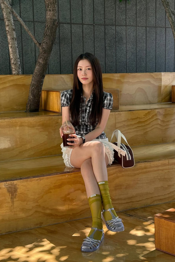 SUECOMMA BONNIE - 샌들 - [김나영 착용]Ribbon jelly sandal(grey)
