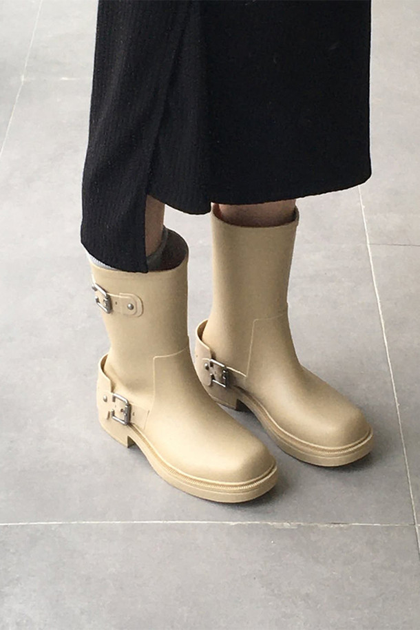 [SUECOMMA BONNIE] Buckle rain boots BEIGE / 税込み Buckle rain boots(beige)_SUECOMMA BONNIE - 코오롱몰