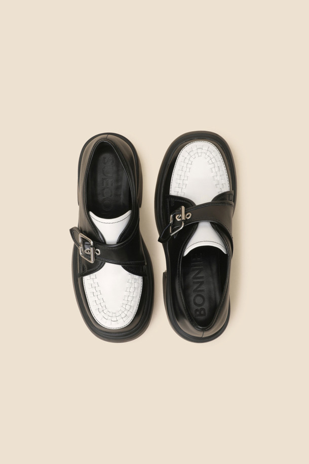 SUECOMMA BONNIE - 로퍼 - Braided buckle loafer(black white)