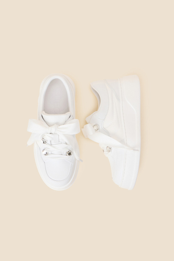 SUECOMMA BONNIE - 스니커즈 - Jewelry ribbon sneakers(white)