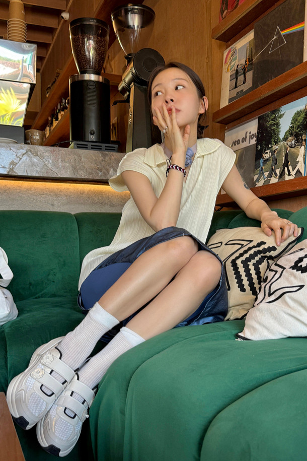 SUECOMMA BONNIE - 스니커즈 - [김나영 착용]Flower strap sandal sneakers(beige)