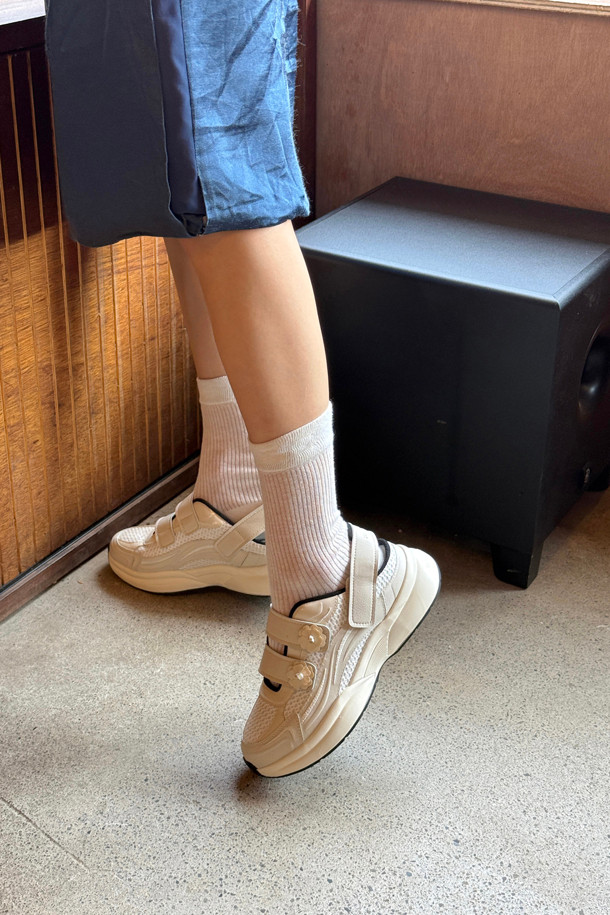 SUECOMMA BONNIE - 스니커즈 - [김나영 착용]Flower strap sandal sneakers(beige)
