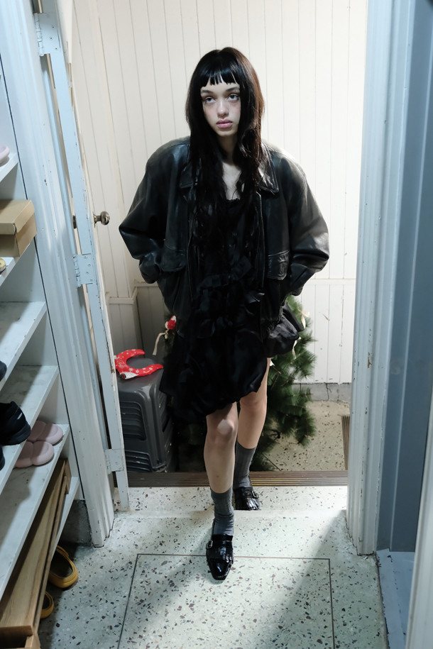 SUECOMMA BONNIE - 플랫 - Fringe loafer(black)