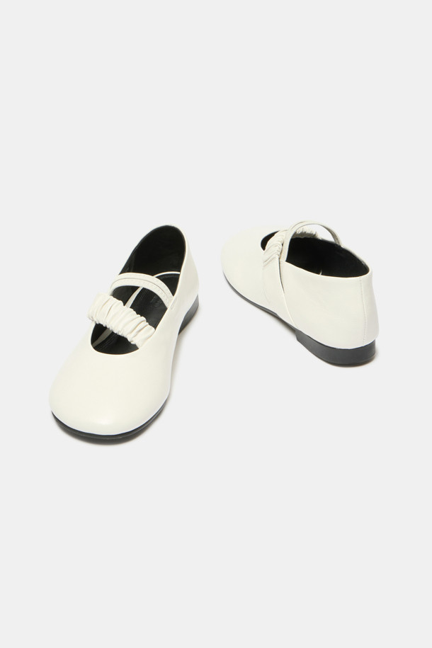 SUECOMMA BONNIE - 플랫 - Pleats mary jane flats(white)