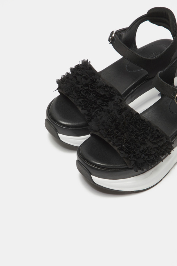 SUECOMMA BONNIE - 샌들 - Flower strap sandal(black)