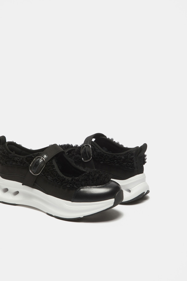 SUECOMMA BONNIE - 스니커즈 - Flower mary jane sneakers(black)