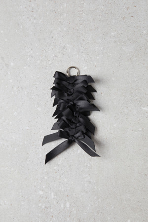 Fev_Ribbon brooch_large(black)