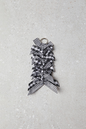 Fev_Ribbon brooch_large(black white)