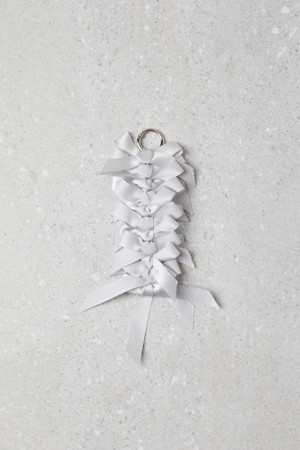 Fev_Ribbon brooch_large(silver)