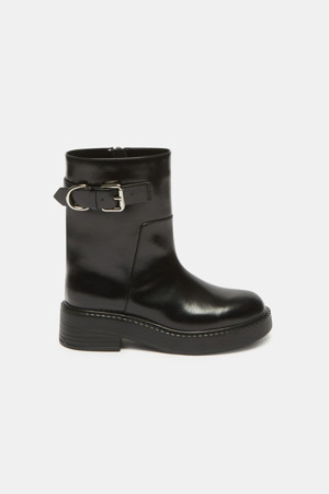 Stitch buckle ankle boots(black)