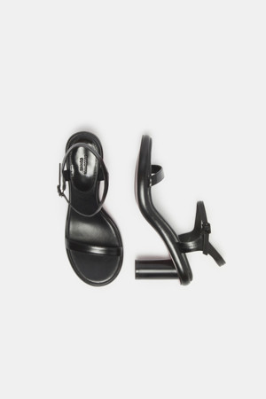 Strap heel sandal(black)
