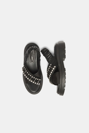 Jewelry band sandal (black)