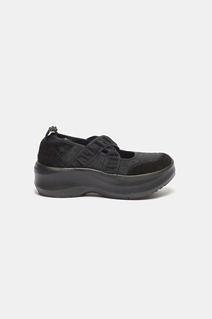 Ruffle strap sneakers(black)