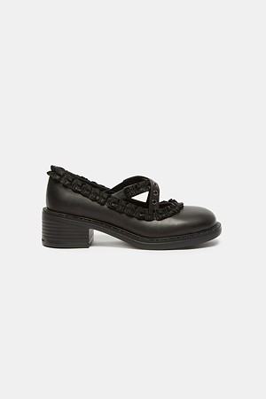 Ruffle strap loafer(black)