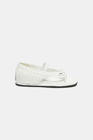 Fringe stud wedge sandal(white)