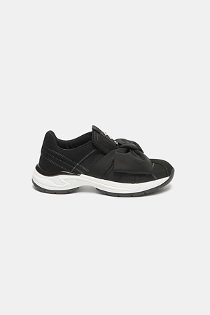 Volume ribbon slip-on sneakers(black)